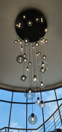 Czarna lampa wisząca z kloszami na antresolę ROTUNDA Kaja Lighting KP-20