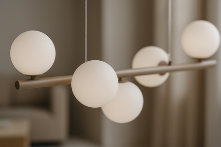 Elegancka, beżowa lampa wisząca z białymi kloszami ARDI Kaja Lighting K-5841