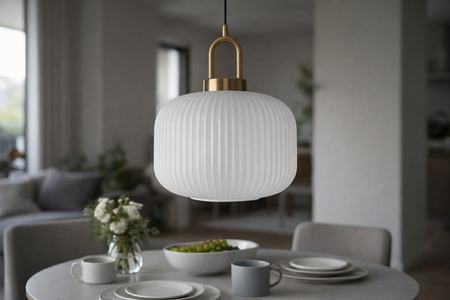Lampa wisząca z białym kloszem w ryfle DIOP Kaja Lighting K-5890