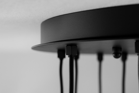 Monochromatyczna lampa wisząca na antresole z kloszami-kulami ASPEN Kaja Lighting KP-33