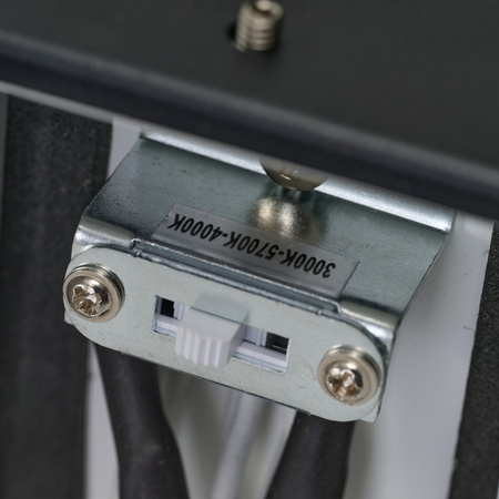 Chromowany kinkiet LED ze zmienną barwą światła PANDORA WALL CCT SWITCH IP44 CH AZZARDO AZ6572