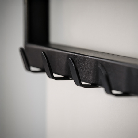 Czarna półka z płytą w kolorze dębu KS-43 KEY HANGER z serii KAJA HOME