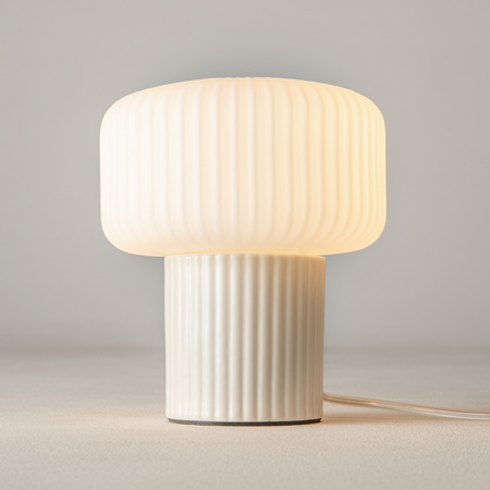 Mała stołowa lampka z ceramiki i szkła Omaggio MOD404TL-01BG Maytoni