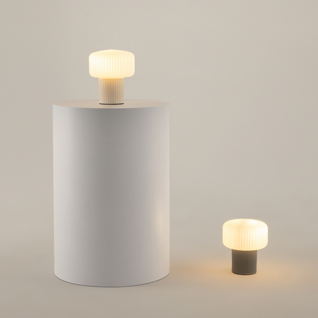 Mała stołowa lampka z ceramiki i szkła Omaggio MOD404TL-01BG Maytoni