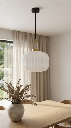 Lampa wisząca z białym kloszem w ryfle DIOP Kaja Lighting K-5890
