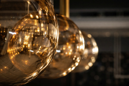 Lampa wisząca z trzema bursztynowymi kloszami YUKI Kaja Lighting K-5866