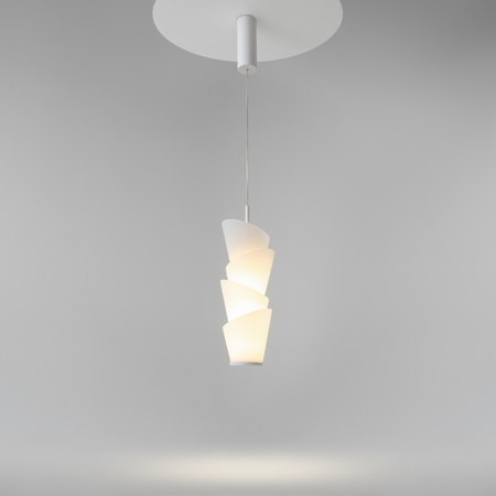 Szklana lampa inspirowana dachami kompleksu pałacowego Toksugun LED 3000K Seoul MOD374PL-L28W3K Maytoni