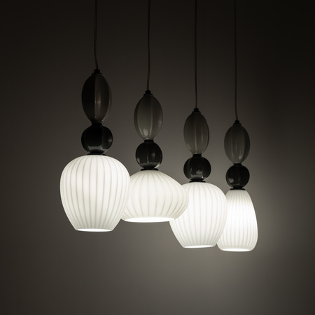 Czteropunktowa lampa wisząca na listwie z ceramicznymi dekoracjami i ryflowanymi kloszami 4xE27 CORALS Nowodvorski 11976