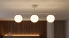 Prosta, kaszmirowa listwa sufitowa z kloszami RAYA Kaja Lighting K-6042