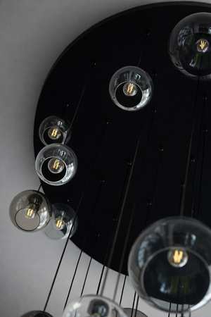 Czarna lampa wisząca z kloszami na antresolę ROTUNDA Kaja Lighting KP-20