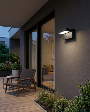 Czarny kinkiet zewnętrzny LED z daszkiem MODENA Kaja Lighting K-8249
