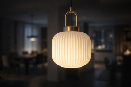Lampa wisząca z białym, ryflowanym kloszem DIOP Kaja Lighting K-5891