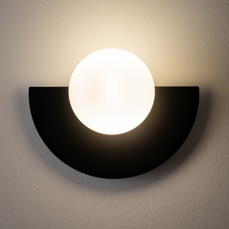 Czarna lampa ścienna półokrągła z kulistym kloszem 1xG9 SATURN S Nowodvorski 12596