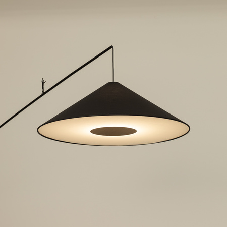 Czarna lampa podłogowa łukowa z długim wysięgnikiem i dyskowym kloszem 1xE27 POISE A Nowodvorski 11768