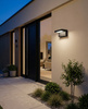 Czarny kinkiet zewnętrzny LED z daszkiem MODENA Kaja Lighting K-8249