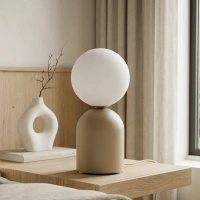 Beżowa lampka stołowa z kulistym kloszem KONI Kaja Lighting K-5975